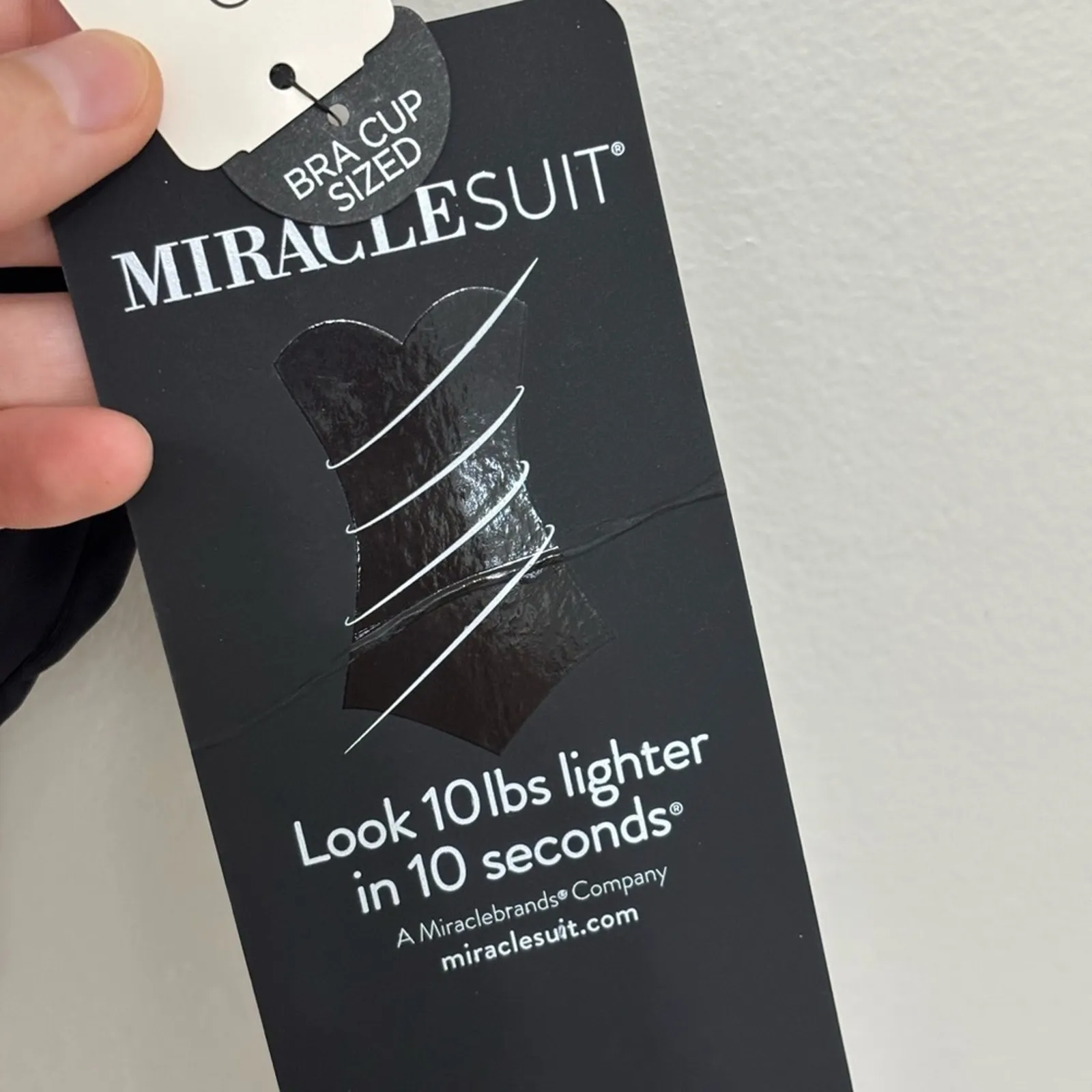 NWT Miraclesuit Solid Plunge Bikini Top in Black - Size 36DD - Image 7