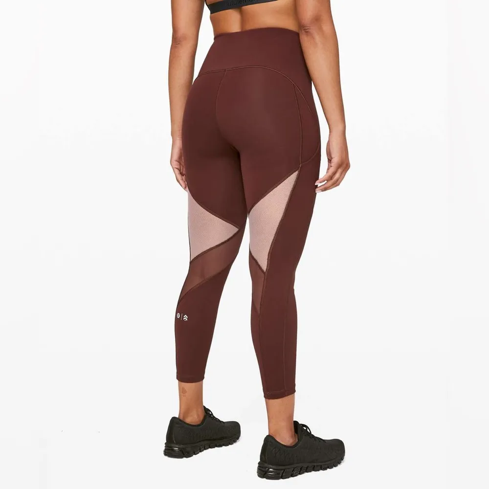 NWOT Lululemon Stronger as One TighT X BarrysMidnight Maroon / Vintage Mauve - Image 3