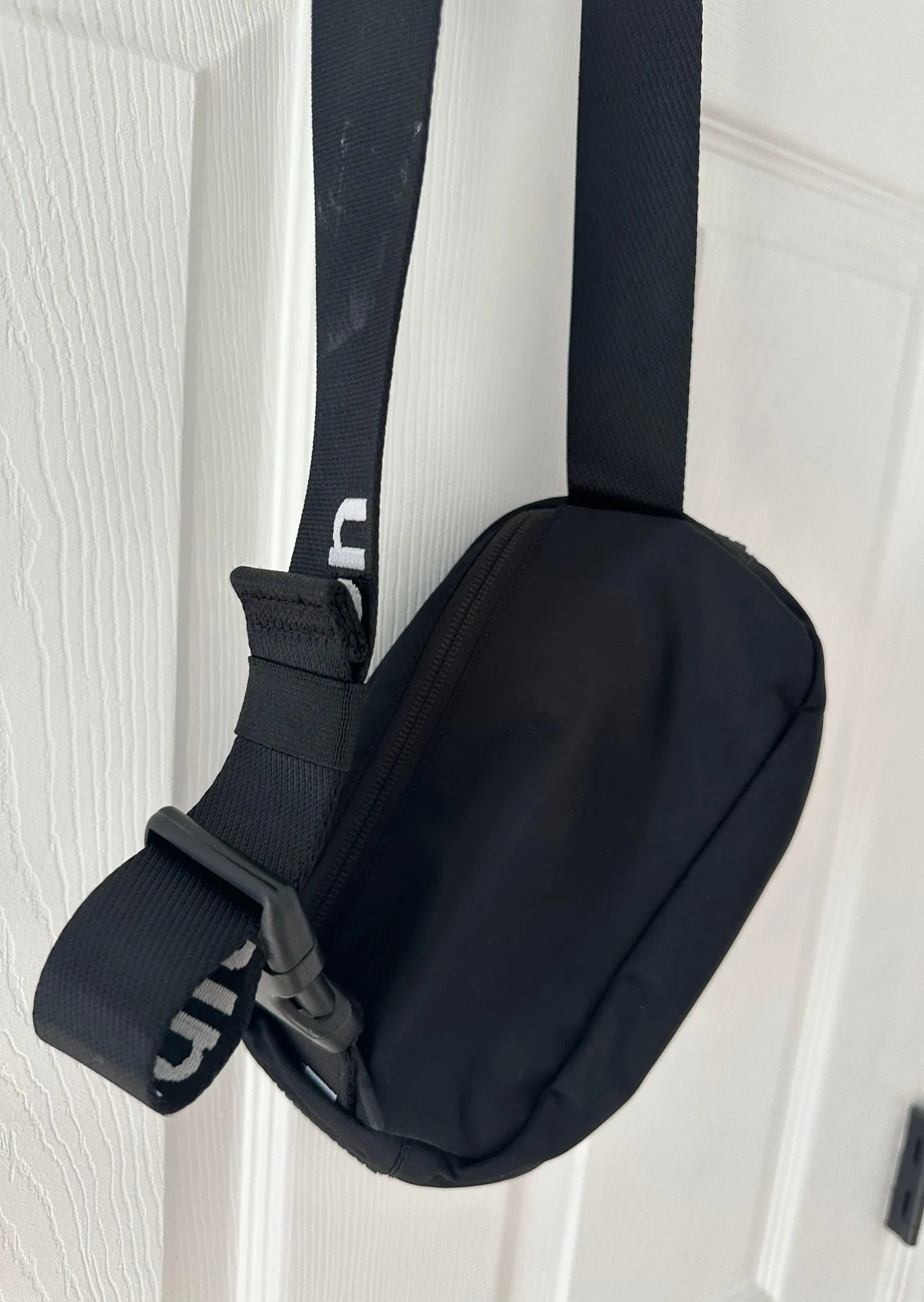 Lululemon Everywhere Belt Bag - Image 2