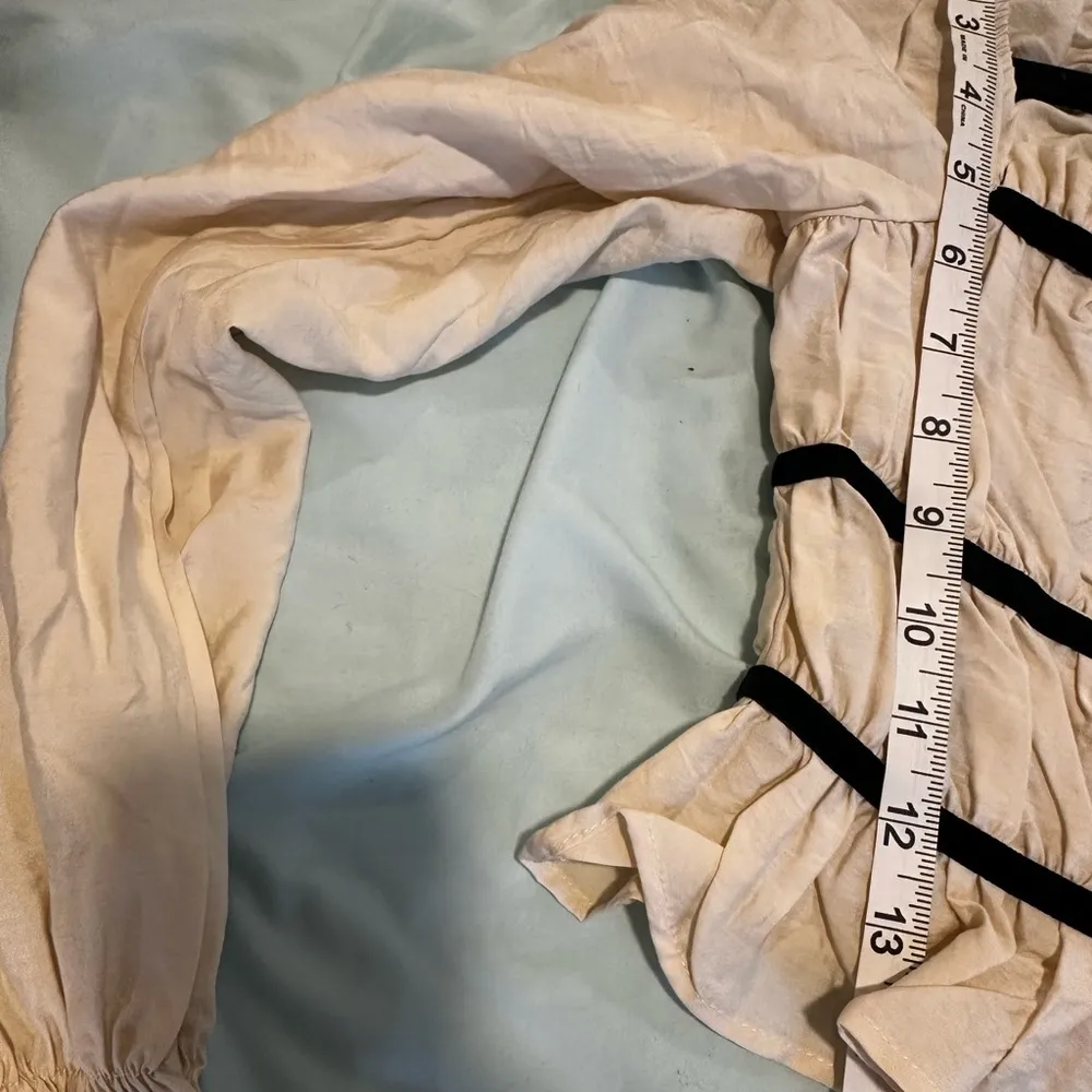 NWOT Brandy Melville Milk Maid baby doll Top. XS puff sleeves,  ruffle - Image 6