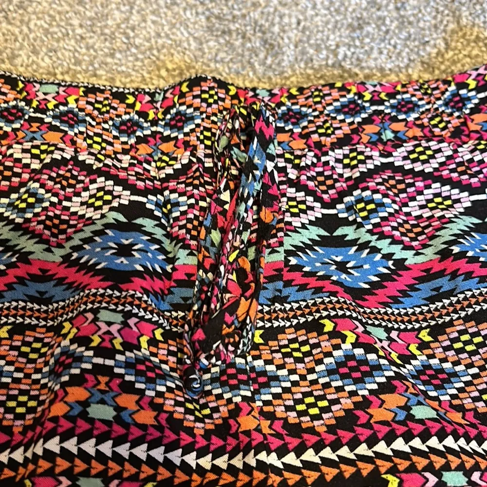 BeBop Juniors Small Black Tribal Aztec Shorts - Image 2