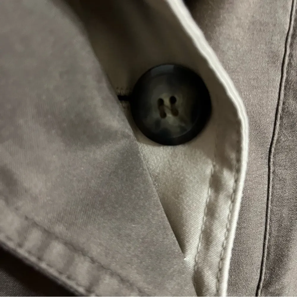 Women’s Vintage Jacqueline Ferrar Two Tone Tan Brown Long Jacket Size Medium - Image 2