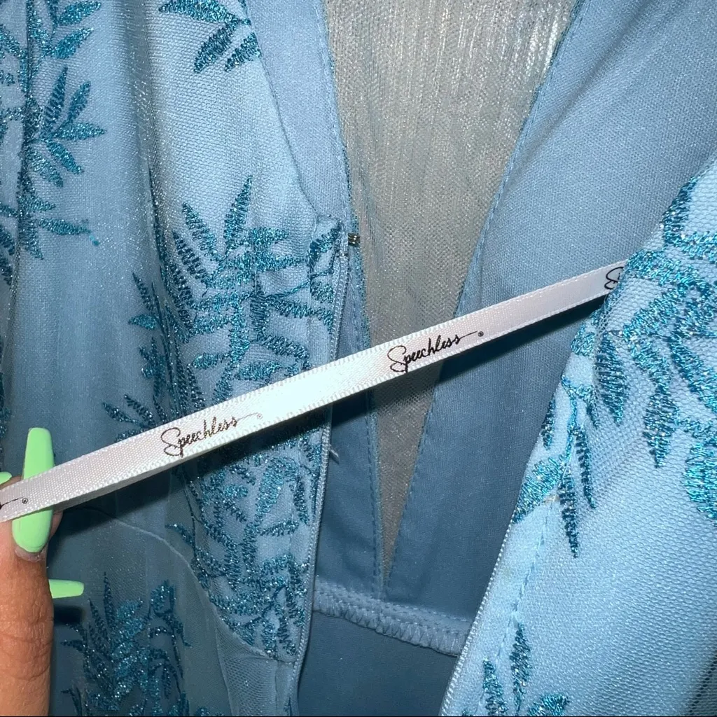 Xtraordinary Blue Floral Embroidered Maxi Dress Plunge V-Neck Formal Gown. Sz 5 - Image 9