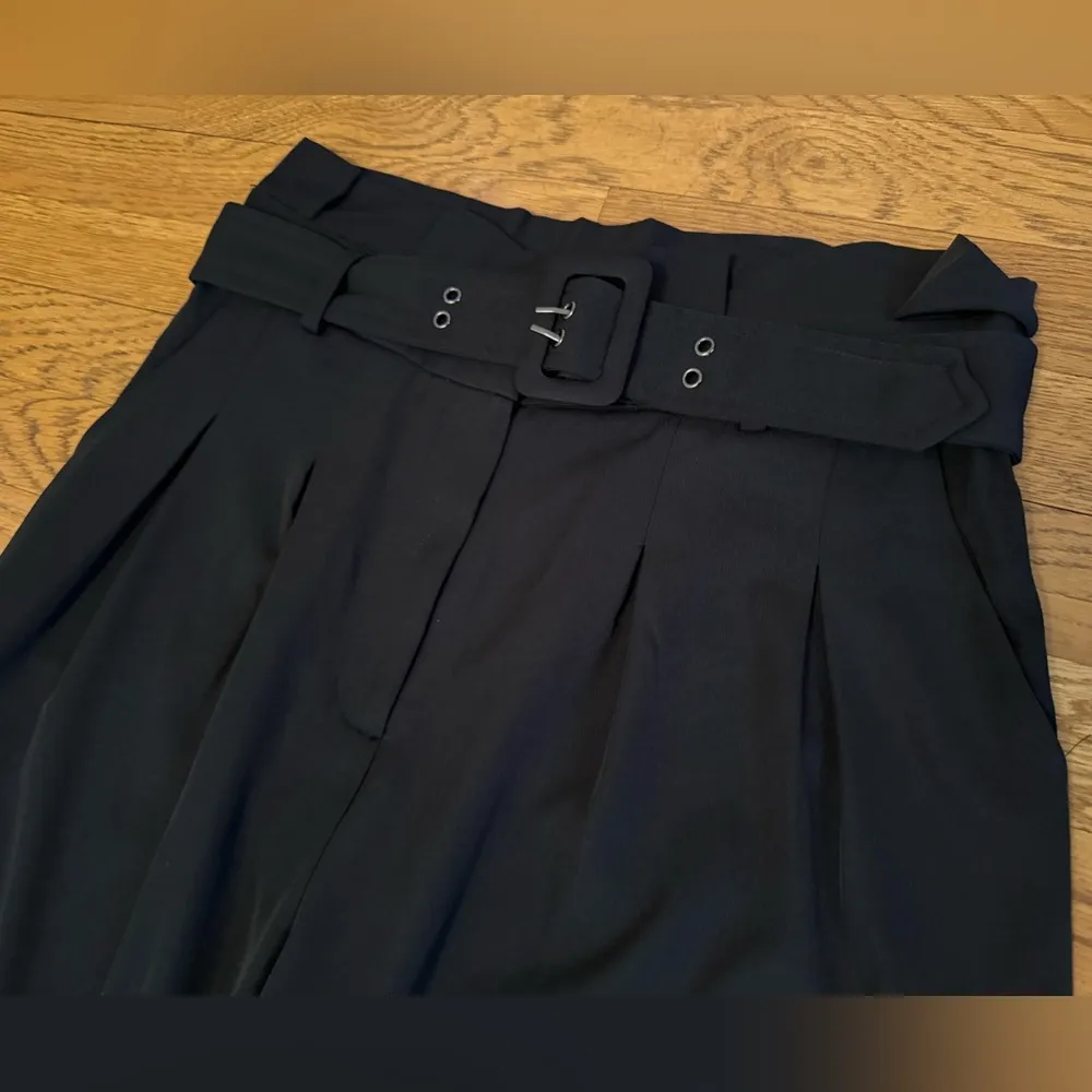 Women's pleated front Black Belted trousers size L - Image 8
