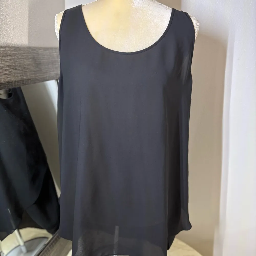 Banana Republic Black Relaxed Tank Top with sheet detailing and layered in back - Image 13
