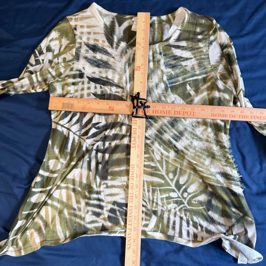 Chico's Leaf Print 3/4 Sleeve Sharkbite Hem Lightweight Stretchy Blouse Size L - Image 7