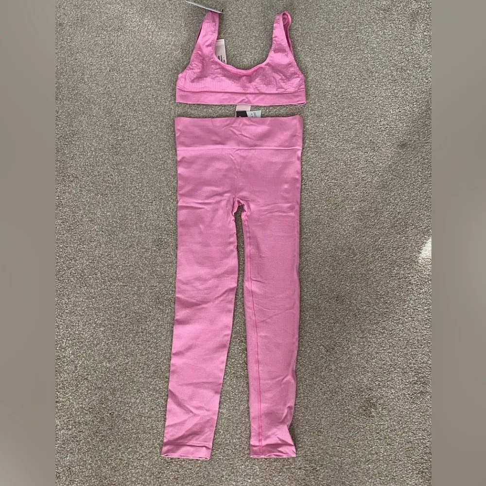 NWT Prism² London Awaken Leggings and Serene Sports Bra in Bubblegum Activewear Pink Size undefined - Image 4
