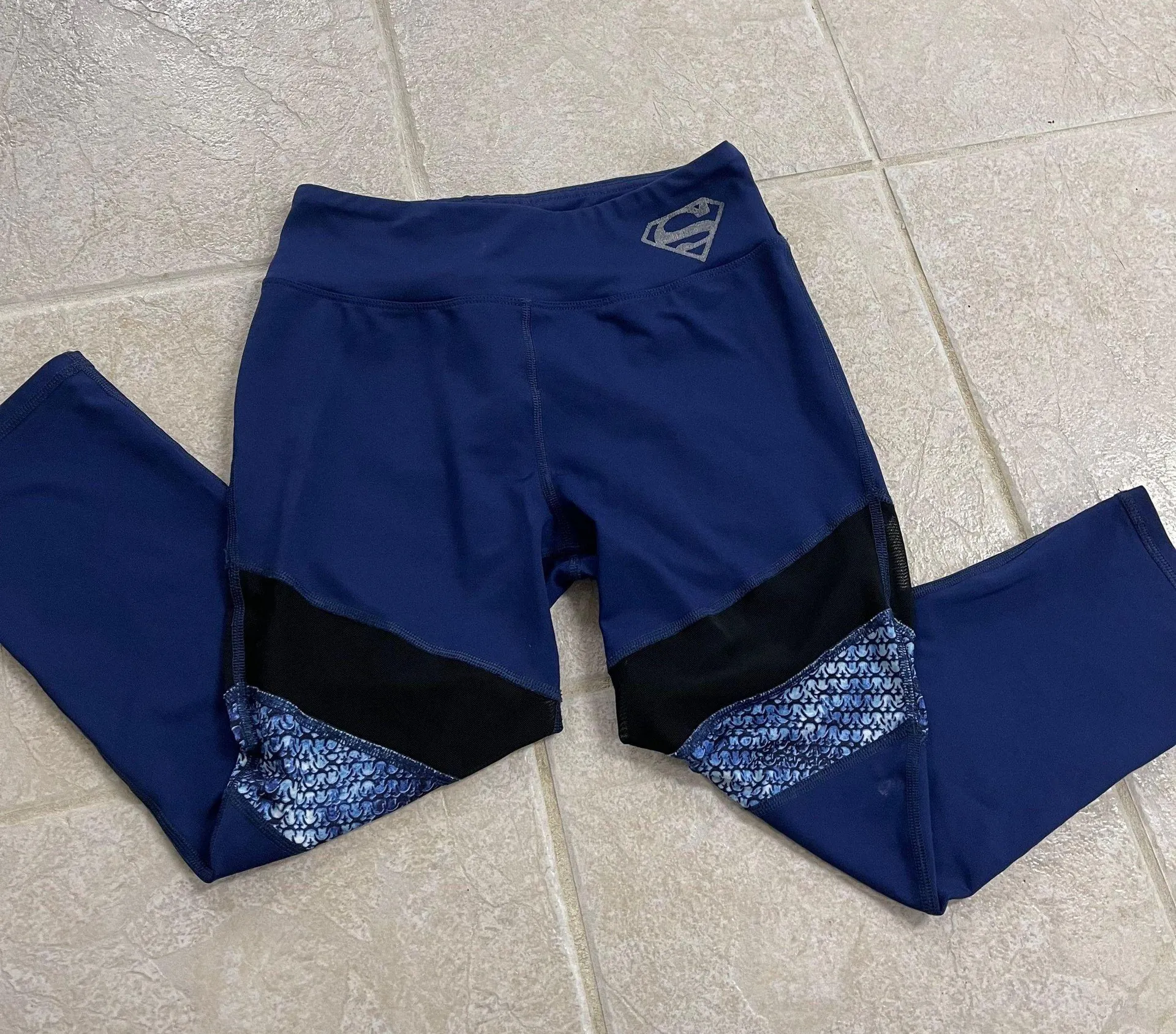 Her Universe Superman Leggings  - Image 3