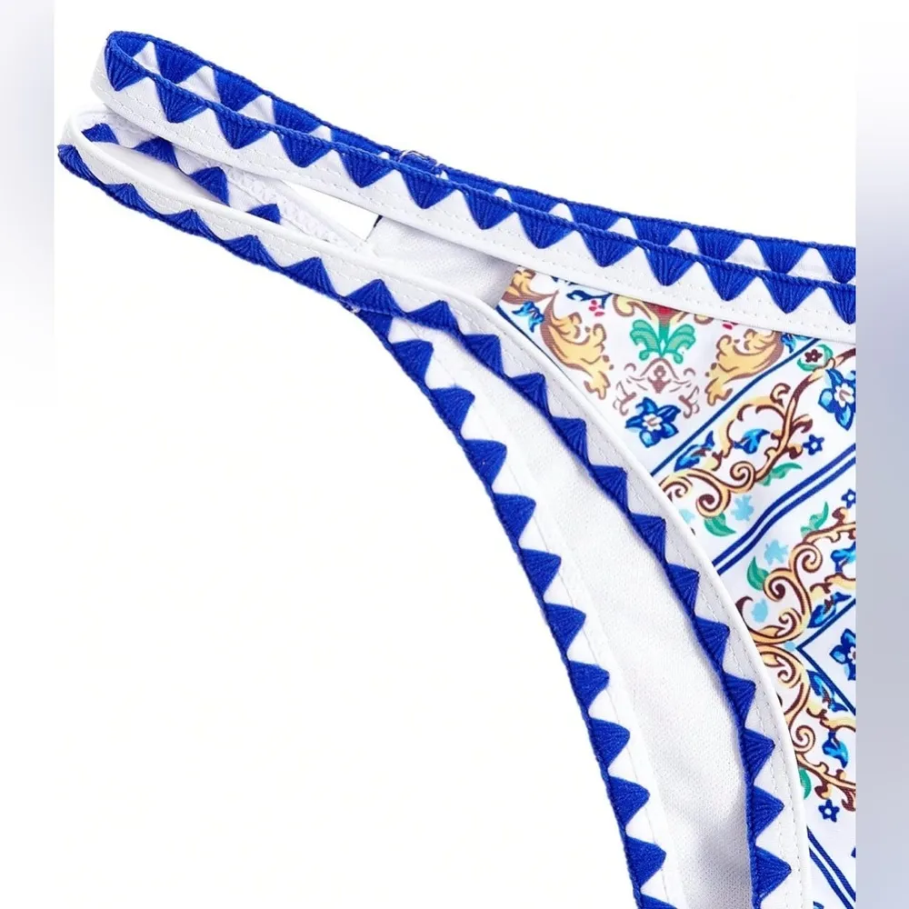 New! WDIRARA Women's Ditsy Floral Print Cut Bikini Bottoms Blue Size M - Image 4