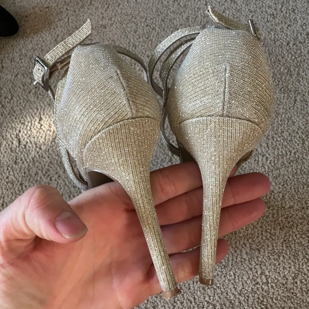 Saks Fifth Avenue heels gold - Image 5