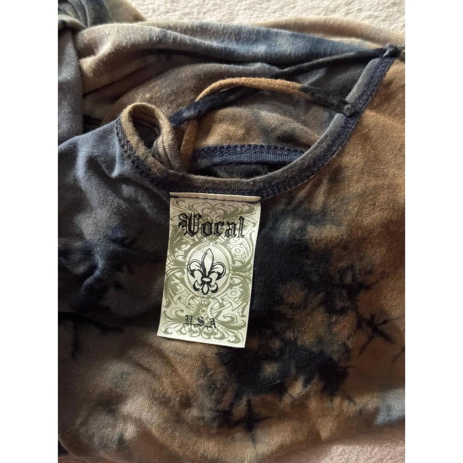 Vocal Tie Dye Rhinestone Top Criss Cross Back‎ Short Sleeve T-Shirt Size Large - Image 3