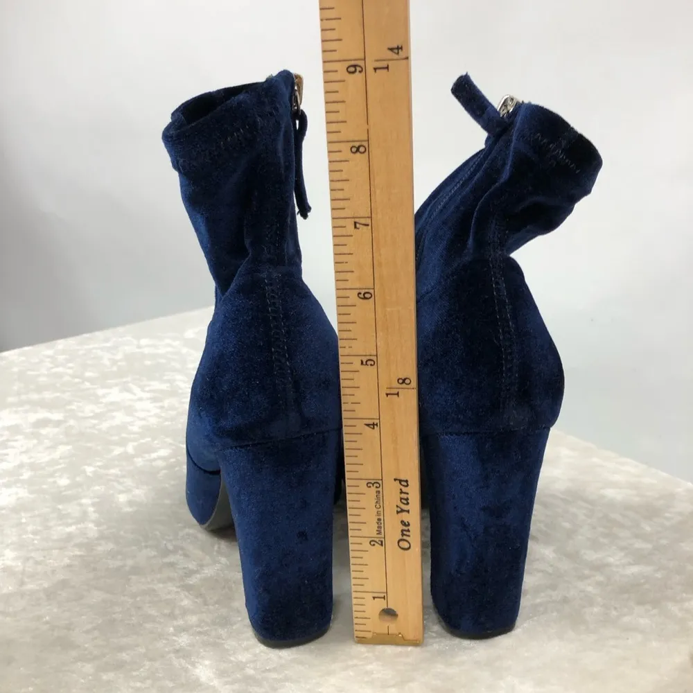 Steve Madden Edit blue velvet side zippered heel booties size 6 - Image 7