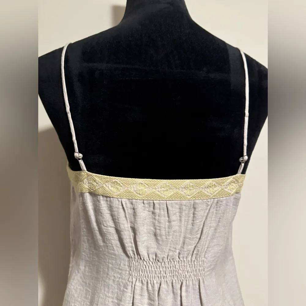 EUC BCBGMAXAZRIA Cream and Yellow Sleeveless Blouse size XS - Image 5