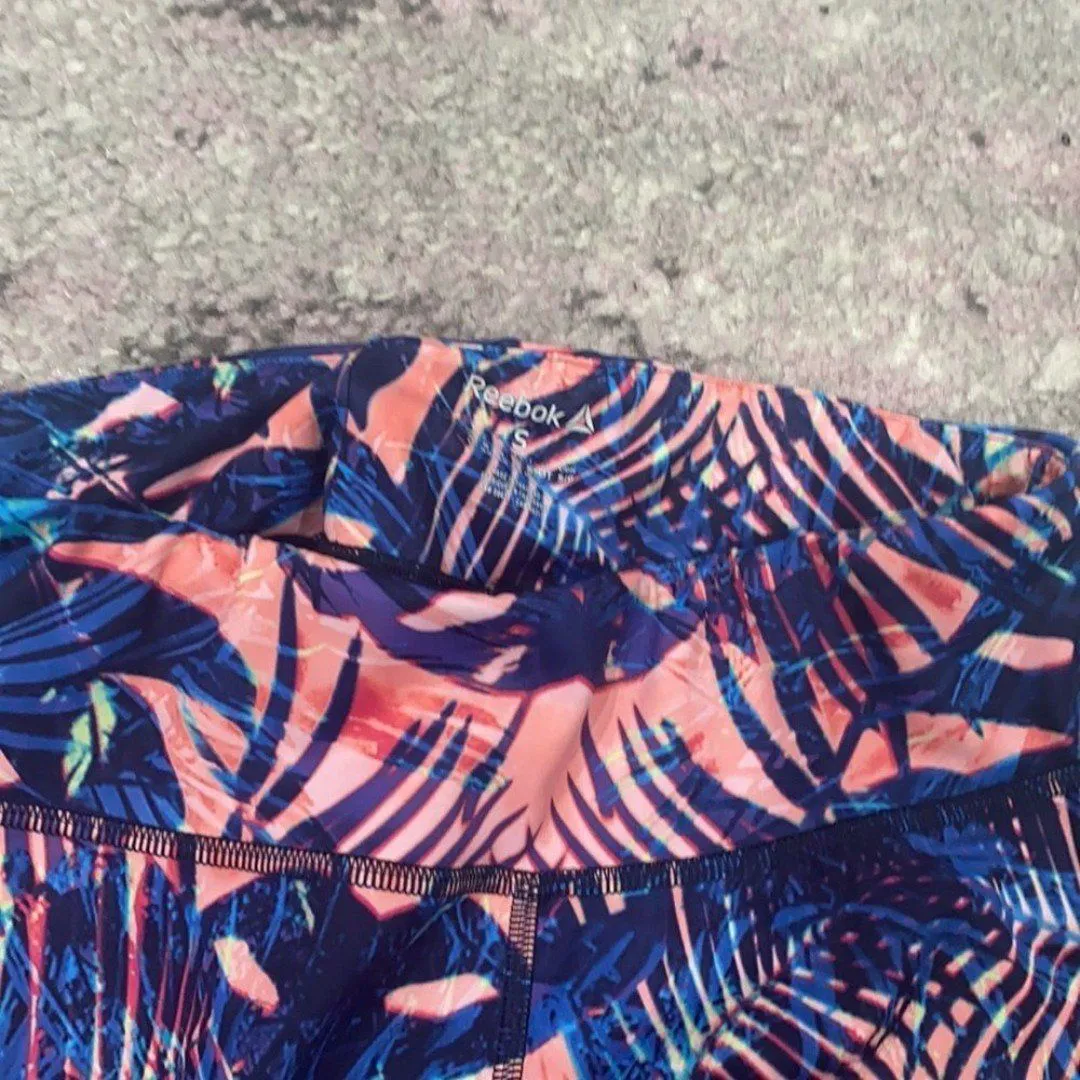 Reebok Women's Blue Pink Floral Print Crop Workout Leggings Sz Small - Image 3