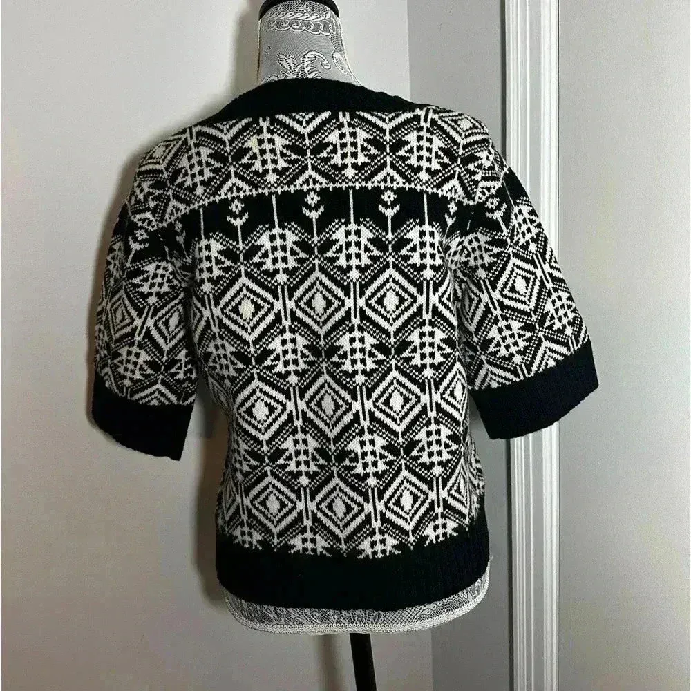 Jillian Jone Thick Wool Short Sleeve Sweater Black/ Off White. Sz: S Aztec print Black - Image 2