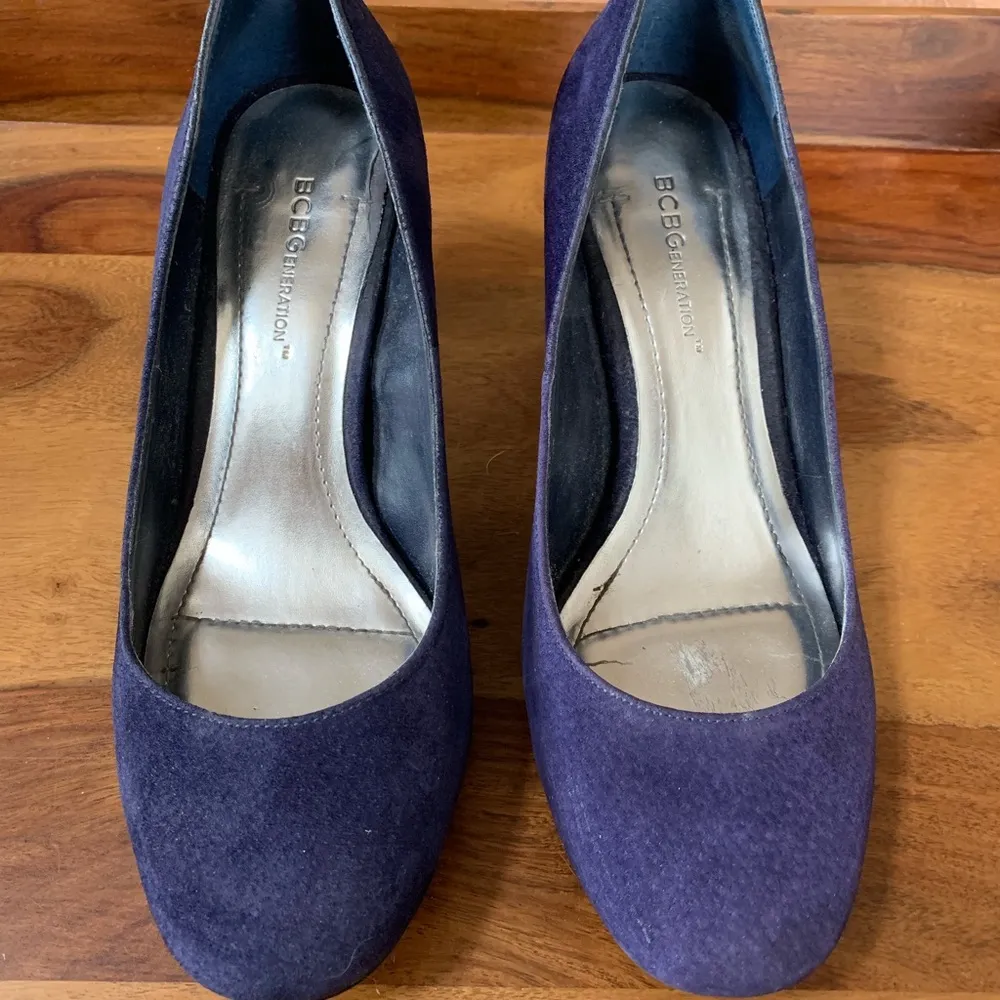 💙 BCBG Blue Suede Heels/Shoes - Image 3