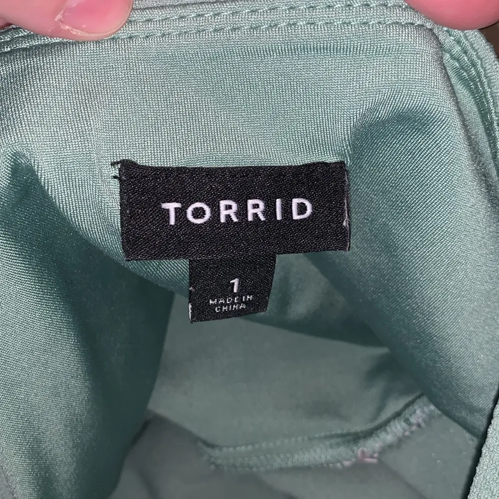 Torrid Sage green stretchy criss cross sleeveless midi dress - Image 7