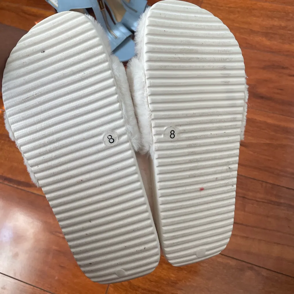 True Religion Plush White Slippers - Image 2