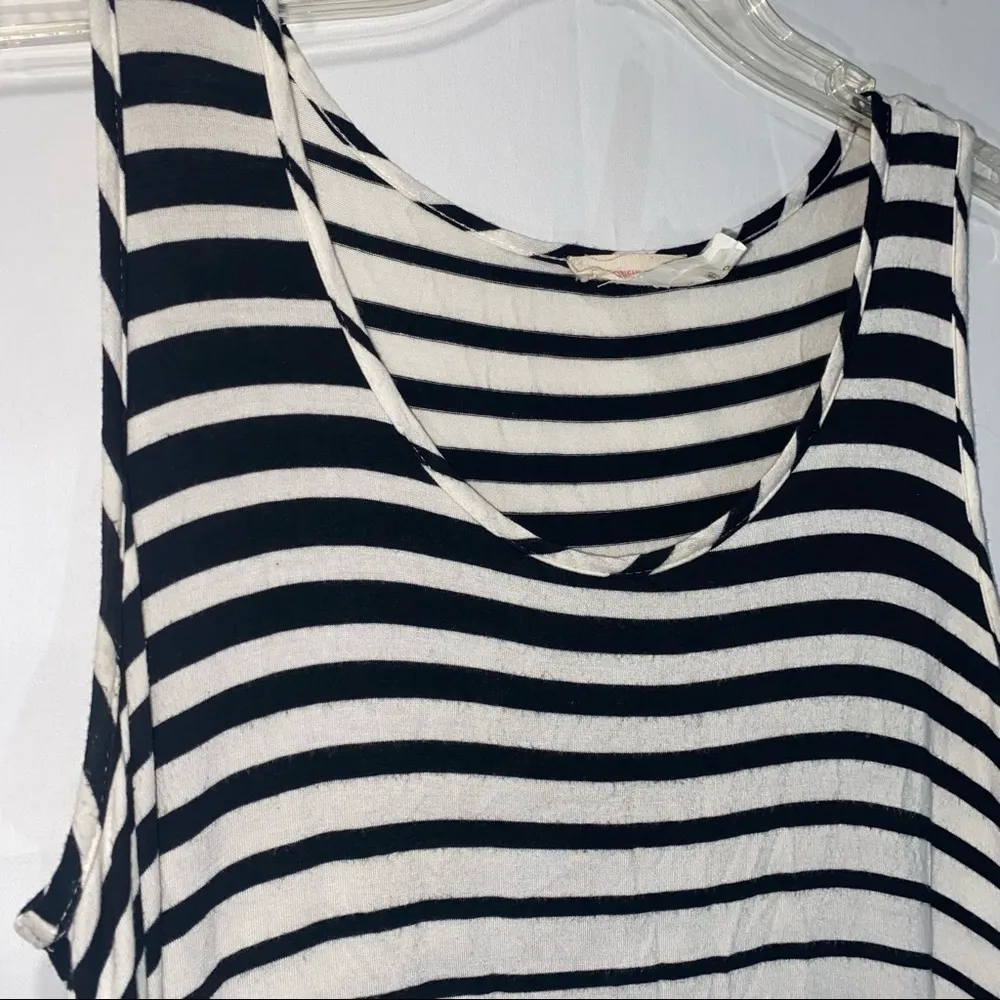 Honeylee Sleeveless Striped Top Women’s Small - Image 2