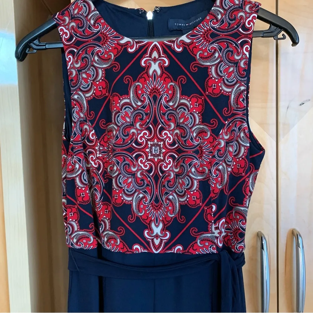 Tommy Hilfiger Women's Sleeveless Paisley Print Navy Blue Jumpsuit Size 6 - Image 4