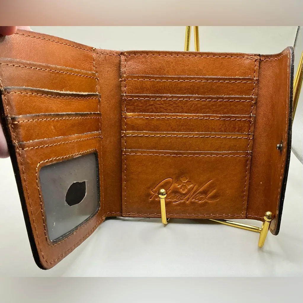A Nice Beautiful Leather Patricia Nash Kisskock Vintage Wallet - Image 3