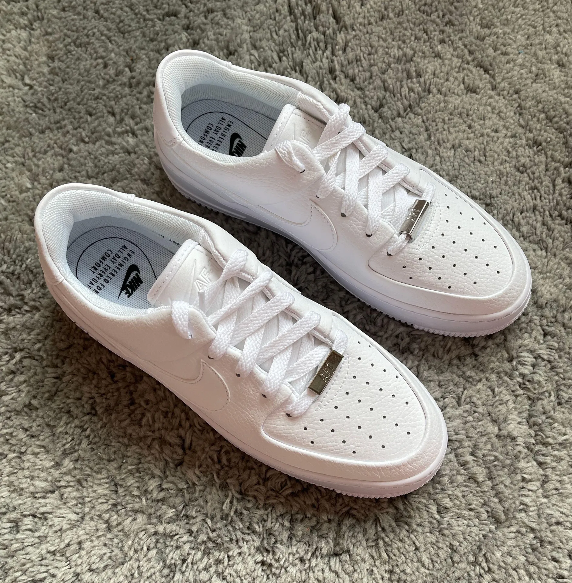 Nike Sage Size 7.5 - Image 4