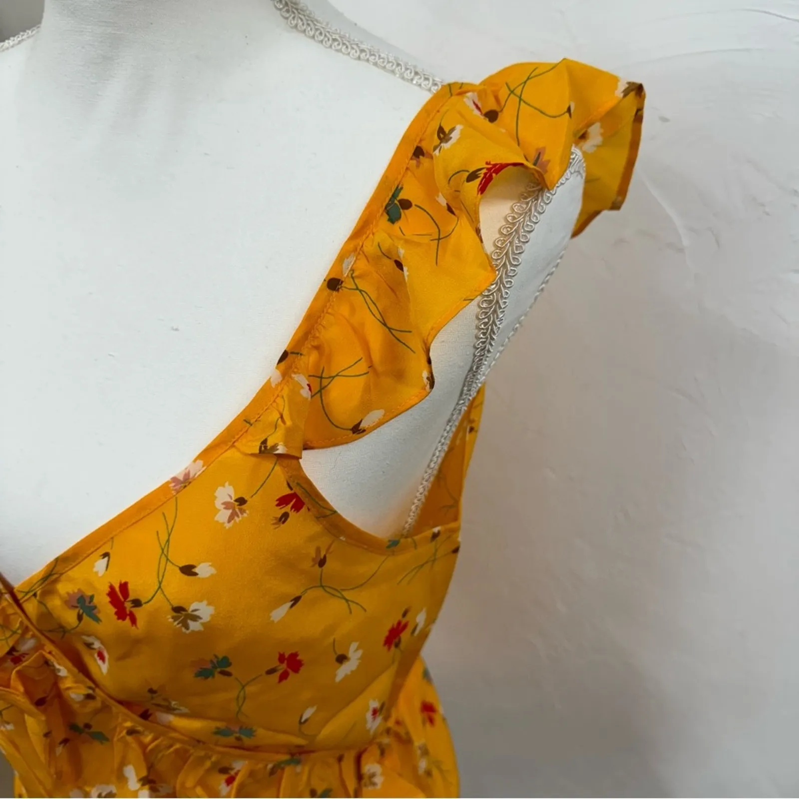 Madewell Yellow Floral Flutter Sleeve Wrap Top Blouse XXS Romantic Ruffled Girly - Image 5