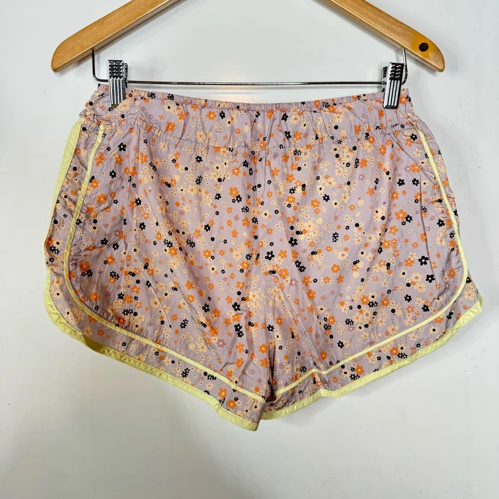 Free People Floral Athletic Shorts with Relaxed Fit Size Small - Image 2