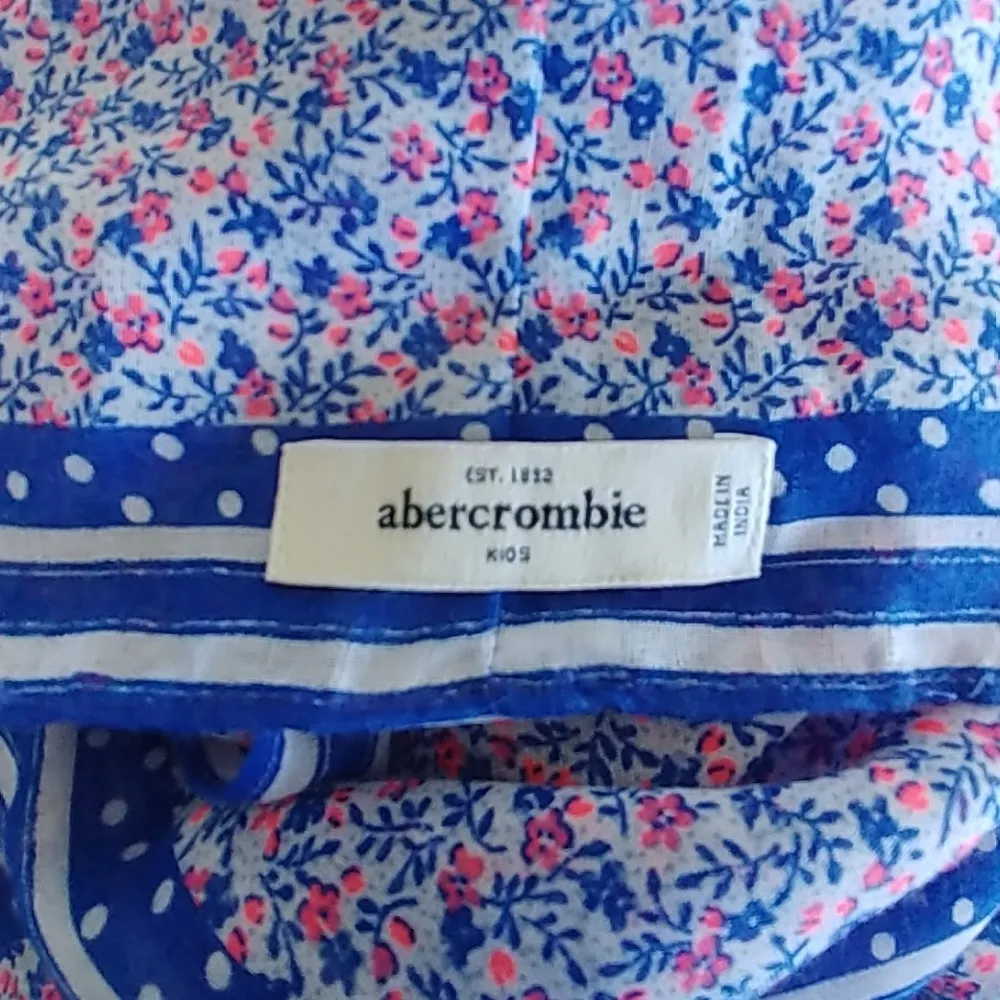 Abercrombie Floral Lightweight Infinity Scarf - Image 4