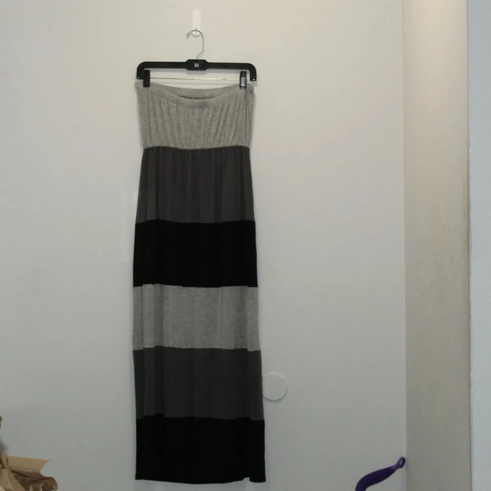 Soprano Women's Strapless Dress Size Medium - Image 2