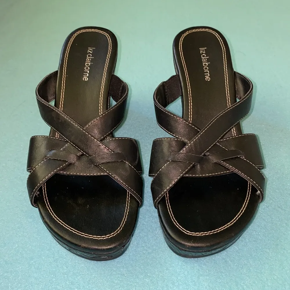 LIZ CLAIBORNE Seville leather wedge black strap chunky summer sandals size 6.5 M - Image 3