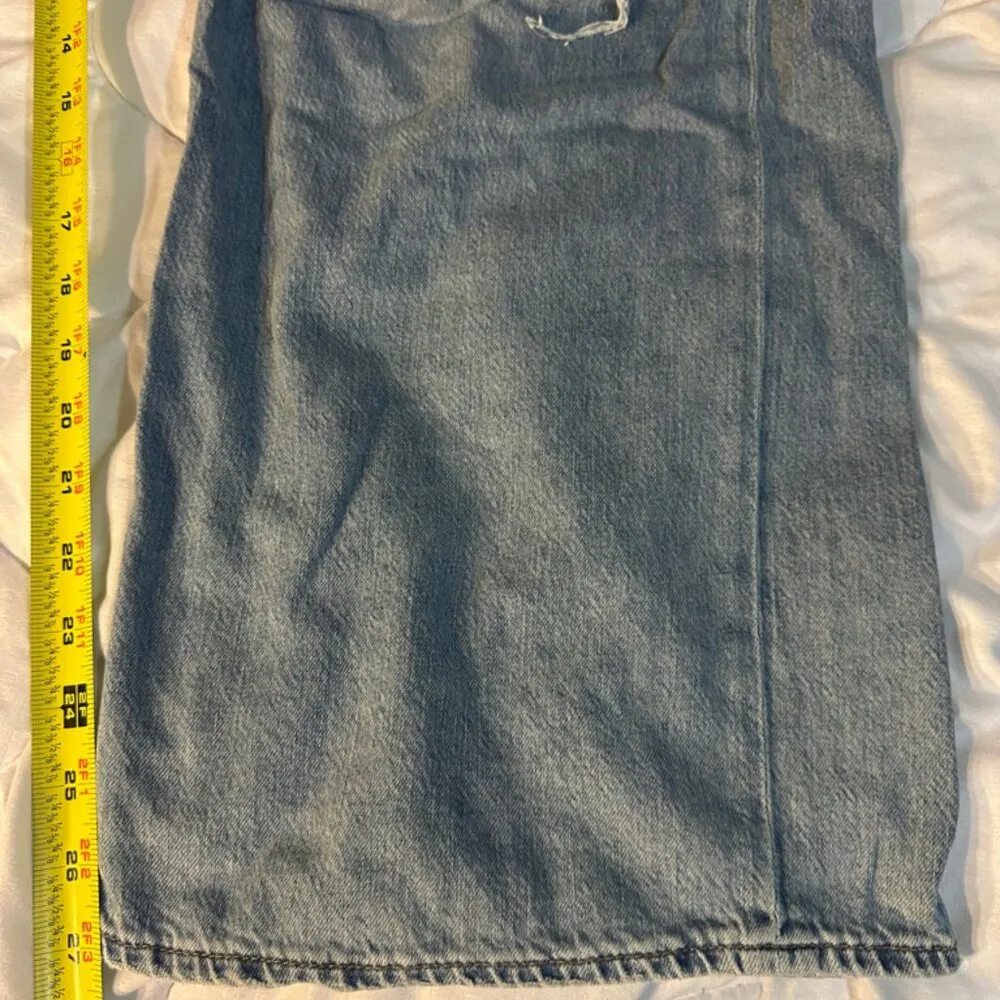 Lite-Wash Baggy American Eagle Size 12 Short  Inseam 27 inches - Image 7