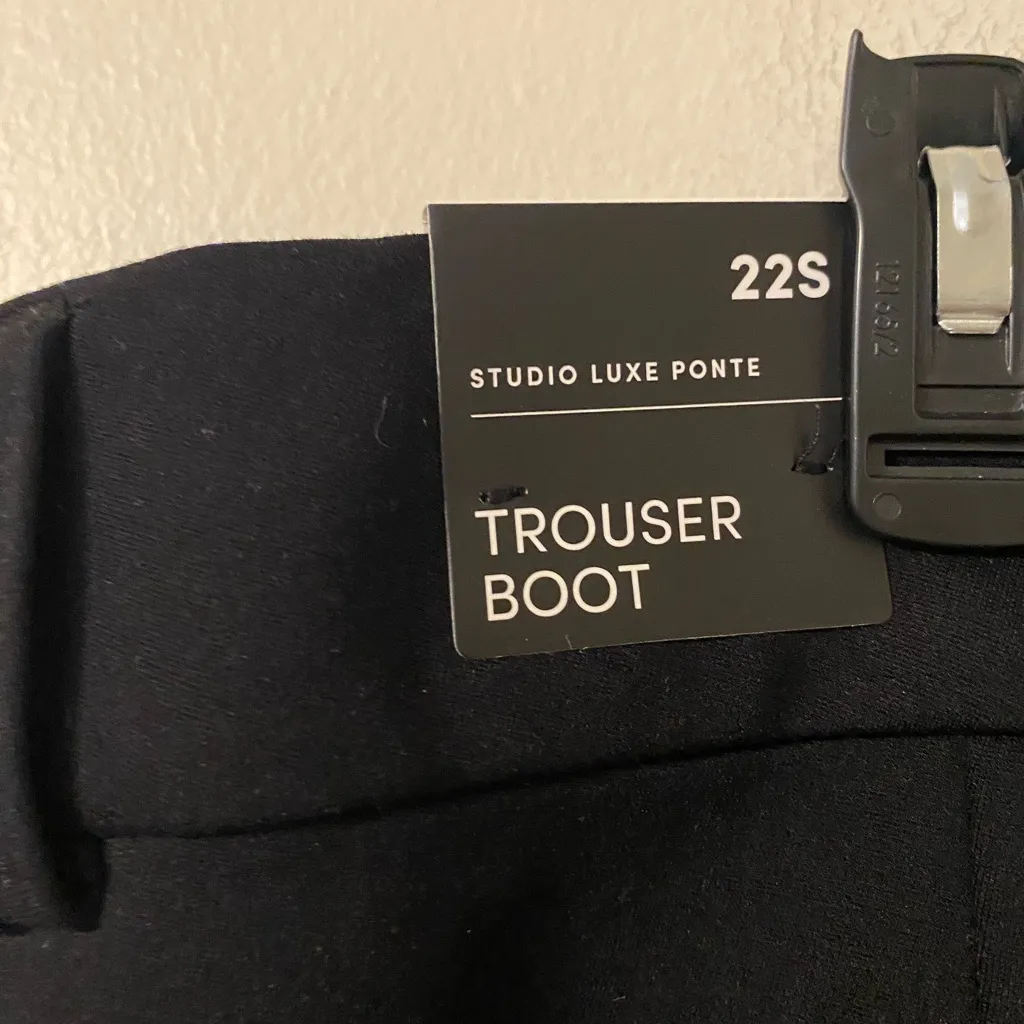 New NWT Torrid Studio Slim Boot Luxe Pointe Mid-Rise Trouser‎ Size 22 Short - Image 3