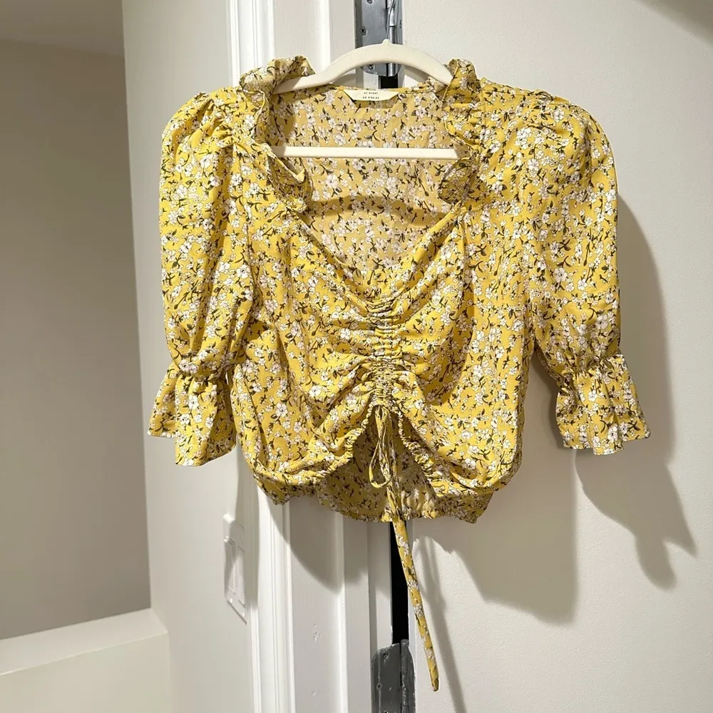 Yellow and white floral ruffle crop top with ruffle detail Size S - Image 3