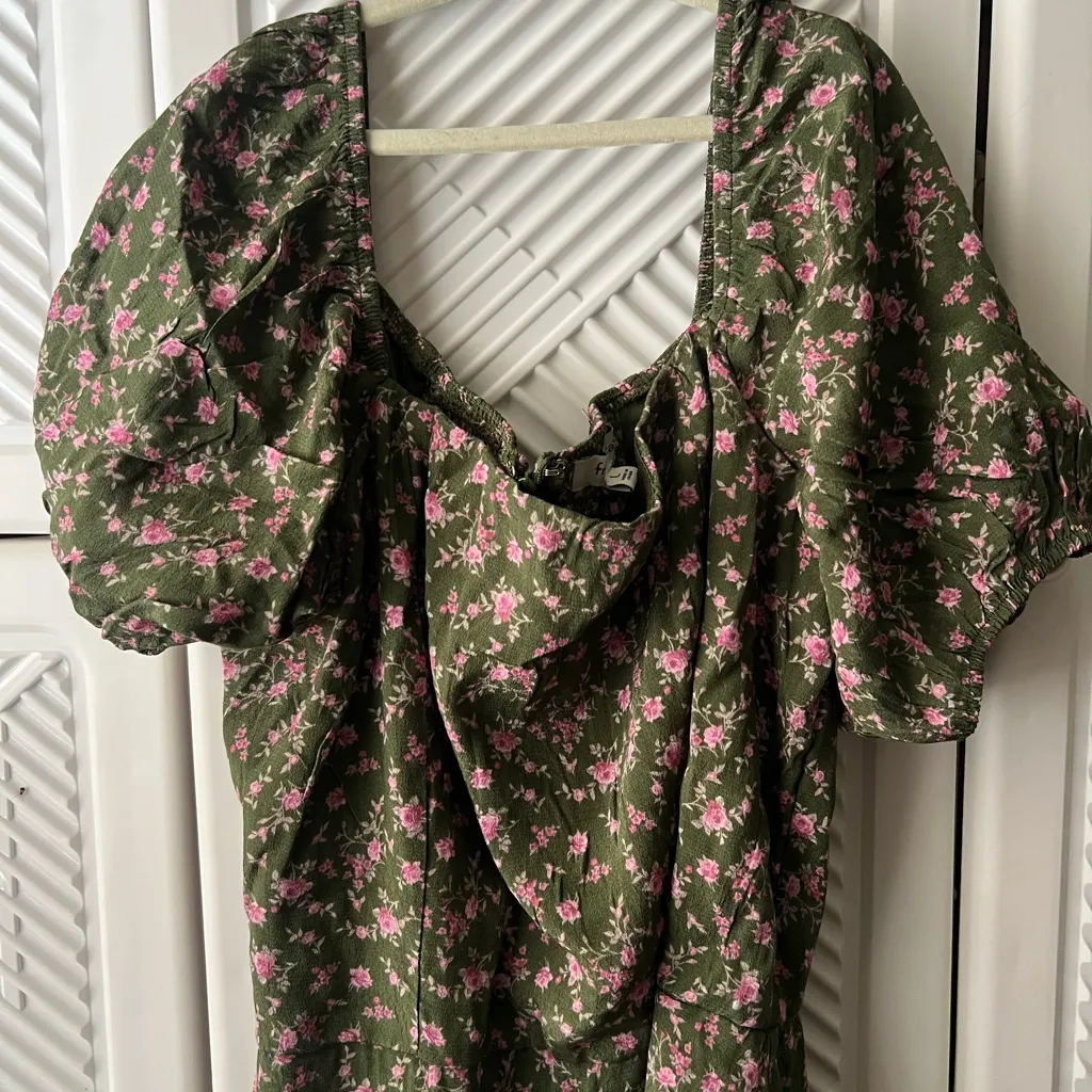 Francesca’s Floral Green Dress Size L - Image 6