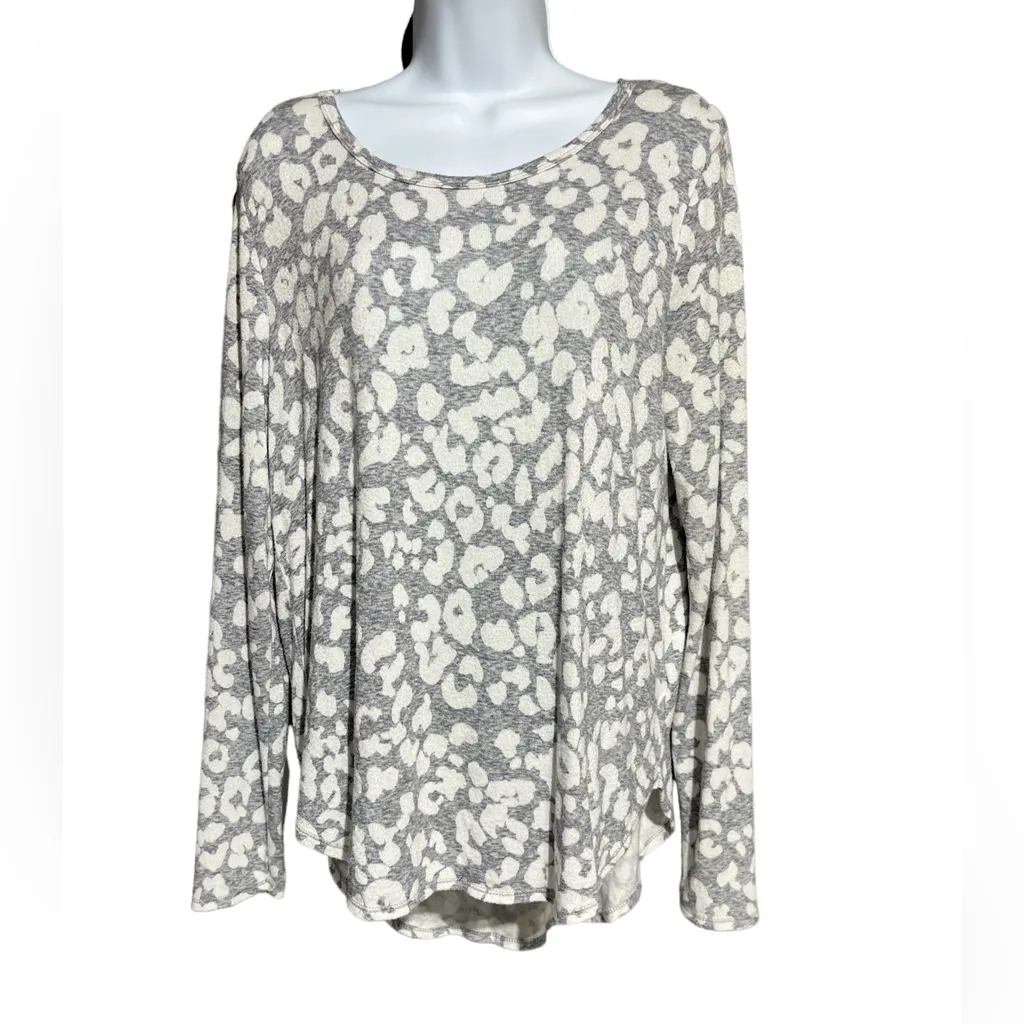 Old Navy Patterned Plush-Knit Long-Sleeve Tee - Image 2