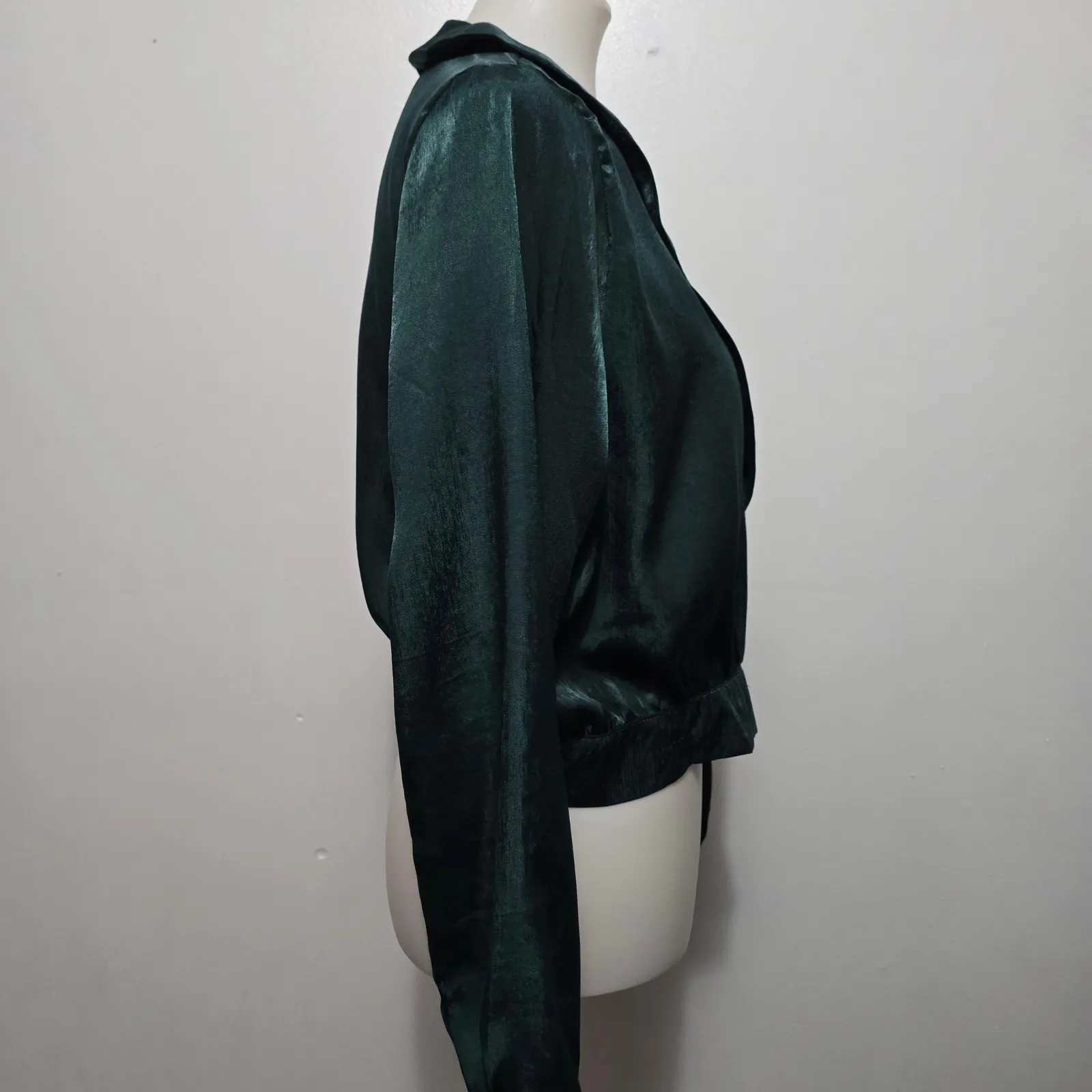 JUSTFAB Emerald Green Satin Wrap Tie Front Long Sleeve Blouse Top XL Holiday - Image 4