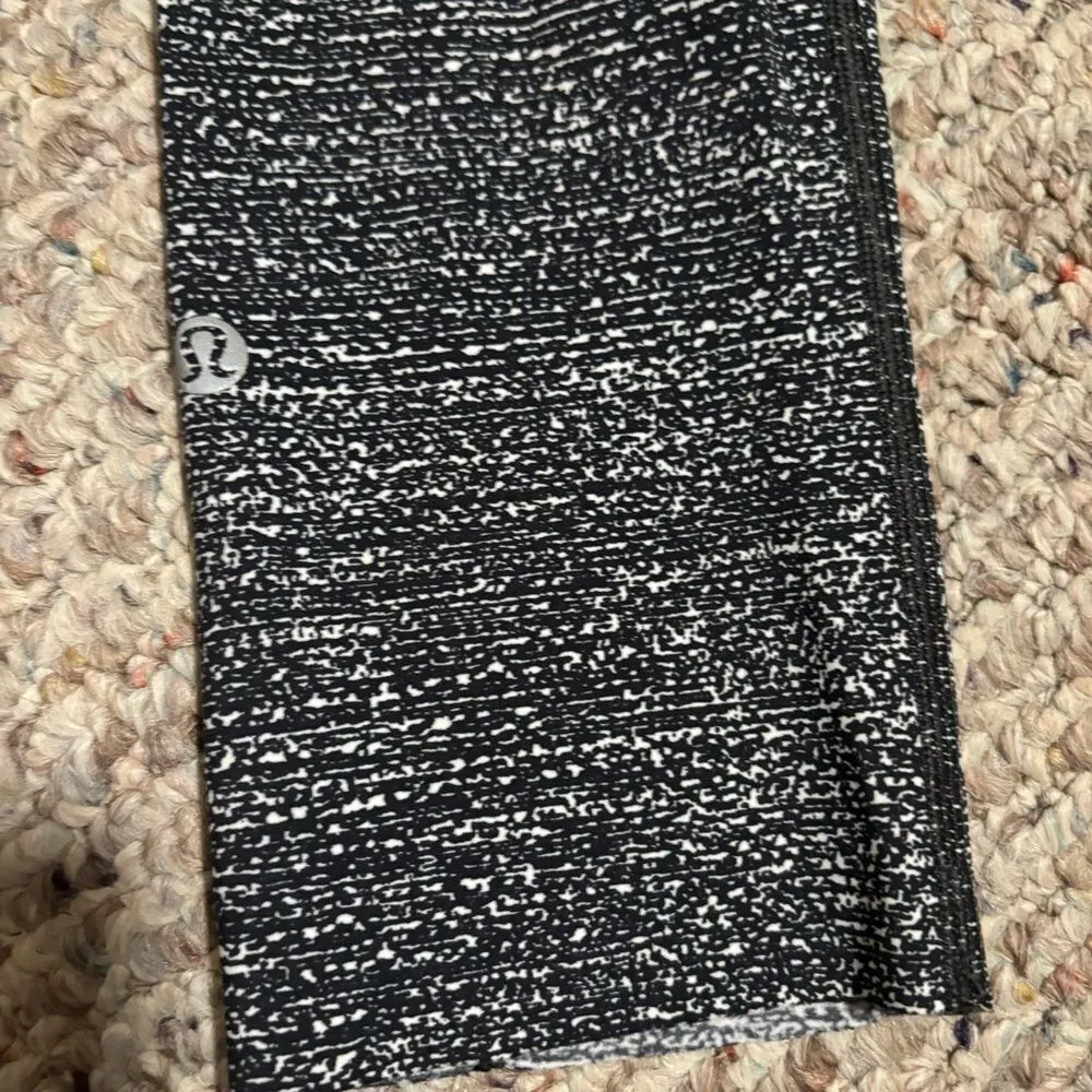 Lululemon Fast & Free Crop II (Nulux 19"") Salt Alpine White Black- Size 4 - Image 4