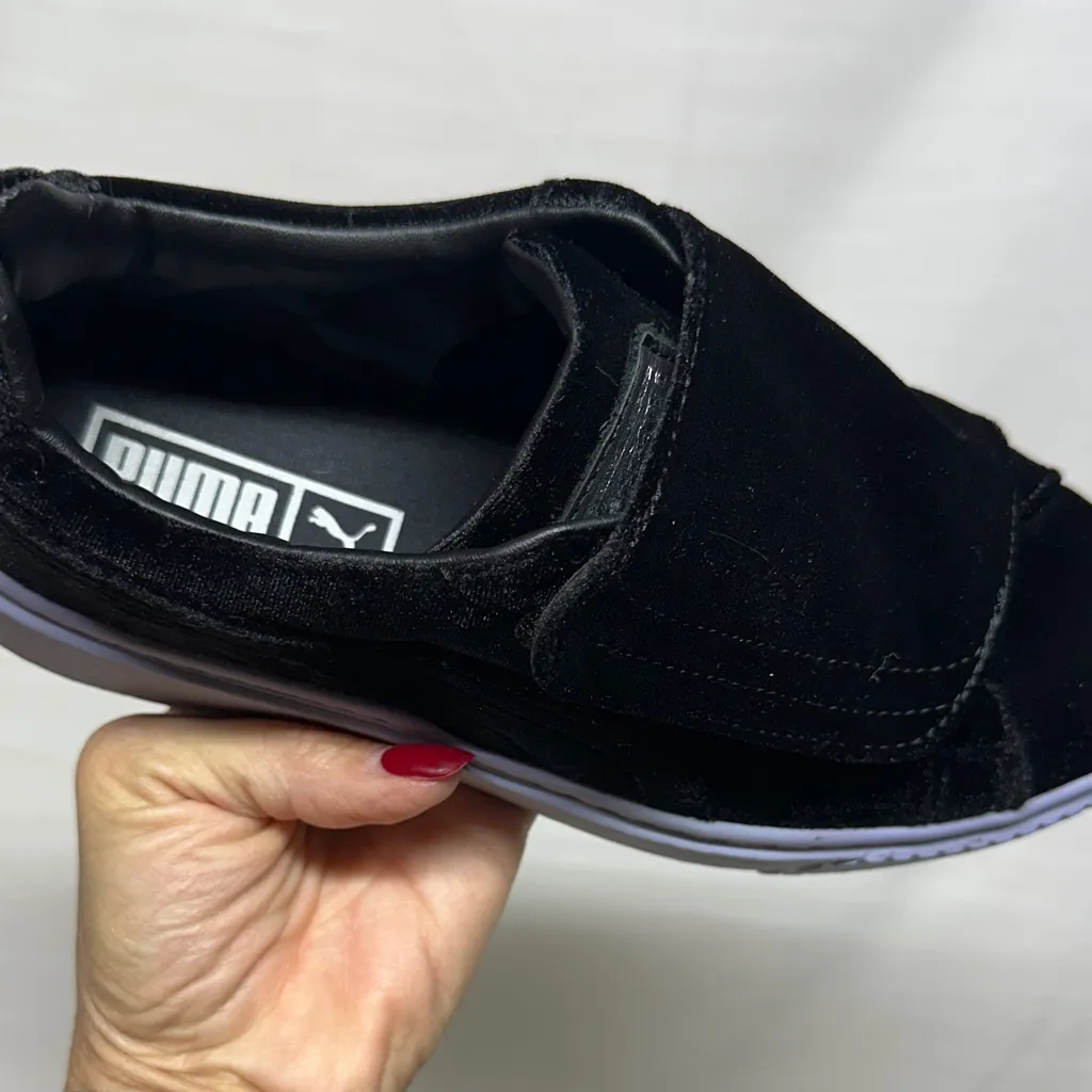 Women's Puma Velour Black Strap Platform Sneakers Size 7 - Image 4