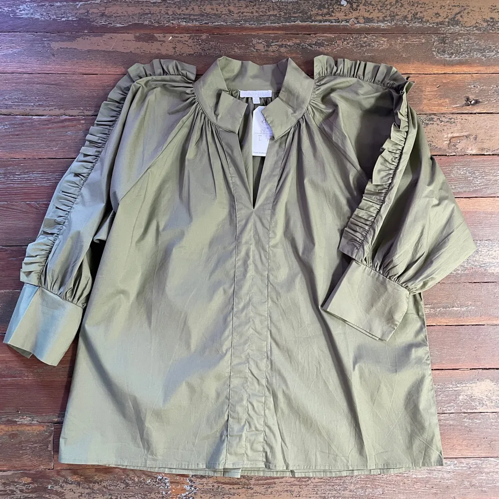 NWT Karlie Olive Green Ruffle Poplin Top with Puff Sleeves - Sz L 🧡🎀 - Image 7