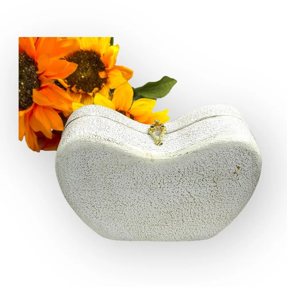 Timmy Woods 🝮 Butterfly Box Handbag Bag Minaudière 🝮
Gold Braided Strap 🝮 White - Image 5