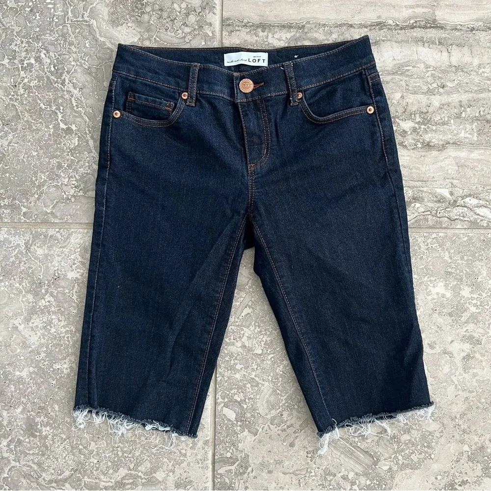 Ann Taylor LOFT Jeans Shorts Frayed Hem Denim Navy Size 24 - Image 4