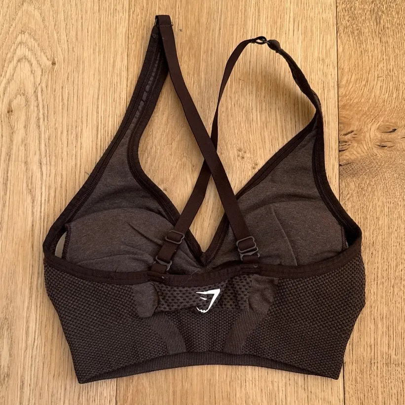 Gymshark - Vital V Neck Seamless Sports Bra in Brown - Image 2