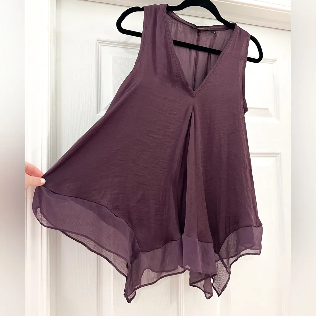 Vera Wang Sleeveless Satin Chiffon Asymmetrical Hem V Neck Top Purple sz Small - Image 4