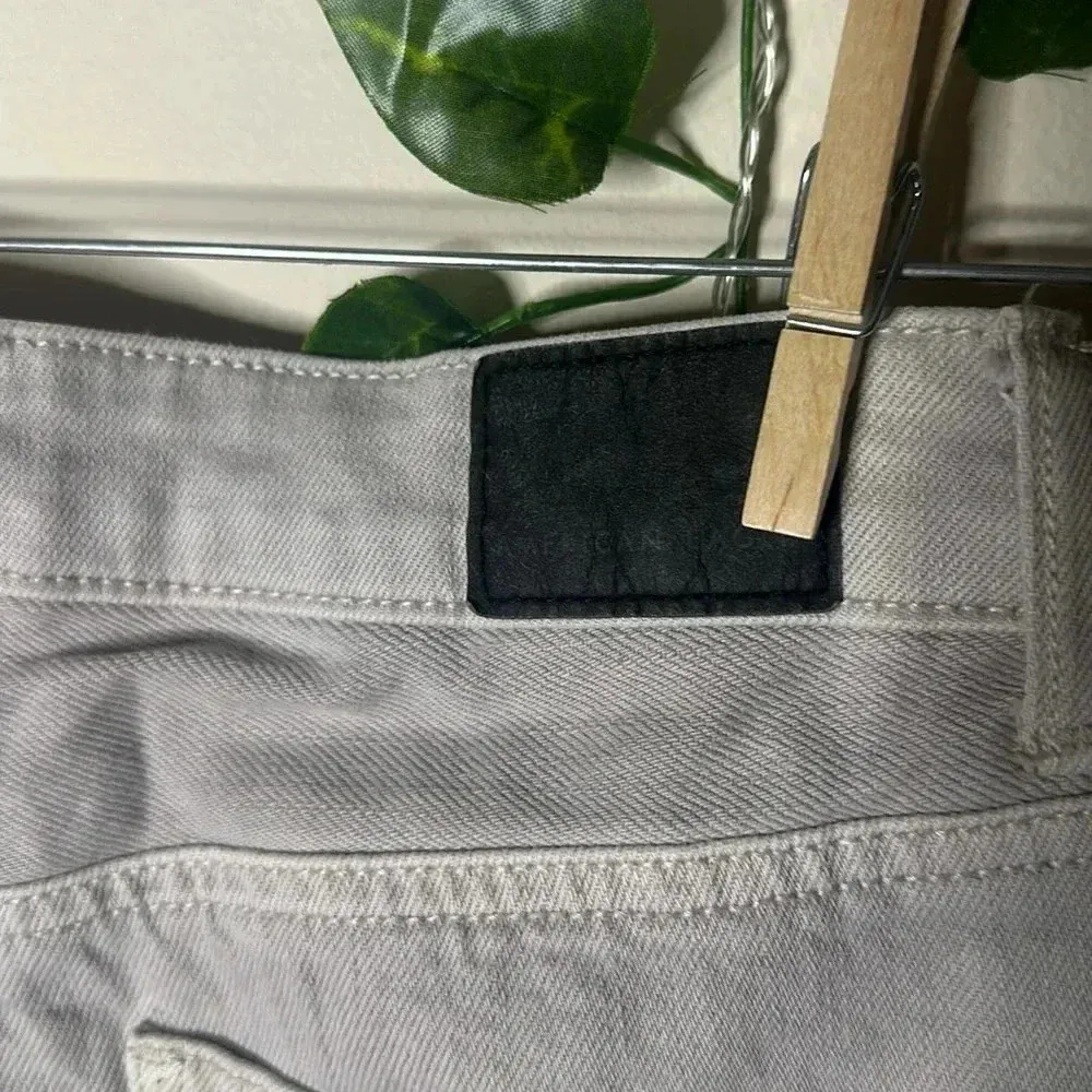 Light Grey Ripped Mom Jeans SIZE 000 - Image 4