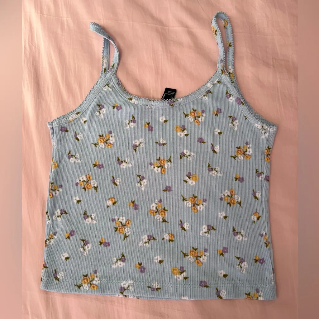 COPY - Forever 21 blue floral cami crop top - Image 3