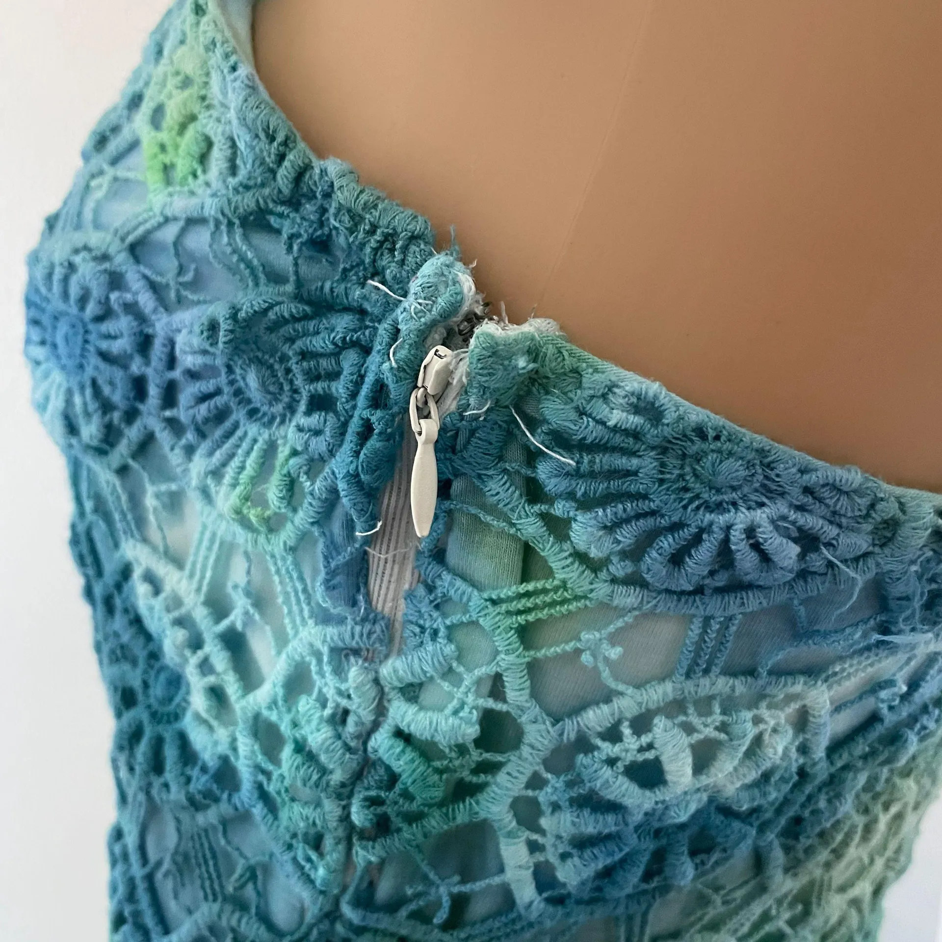 . Tie Dyed Crochet Mini Dress Blue Green White Size 4 - Image 10