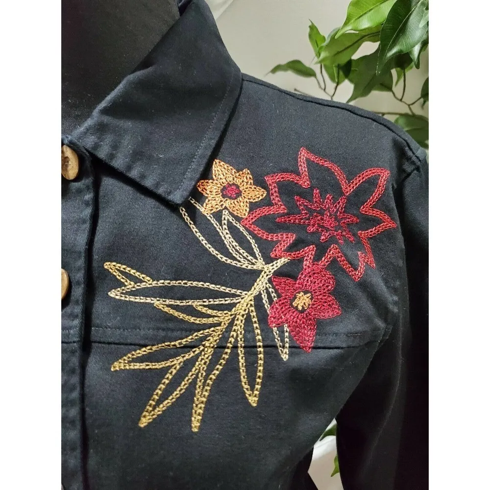 Travel Smith Women's Black Floral Cotton Collared Long Sleeve jacket - Image 4