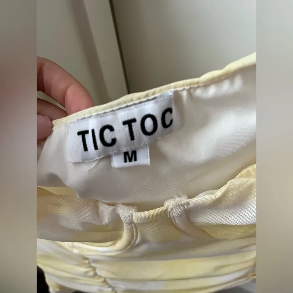 Cute cropped going out top! Size M worn twice! - Image 2