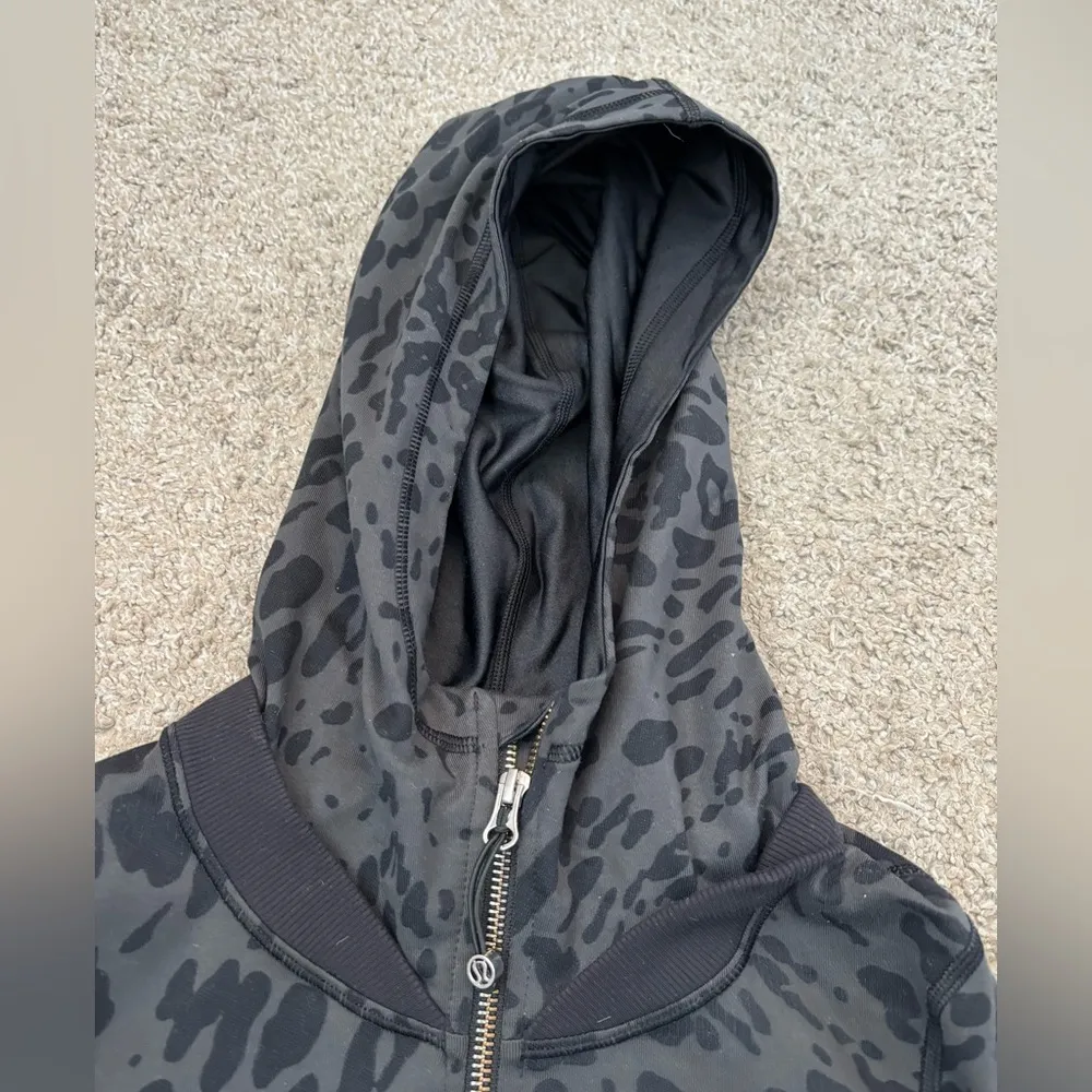 Lululemon Namaskar Hoodie Black Size 2 - Image 5